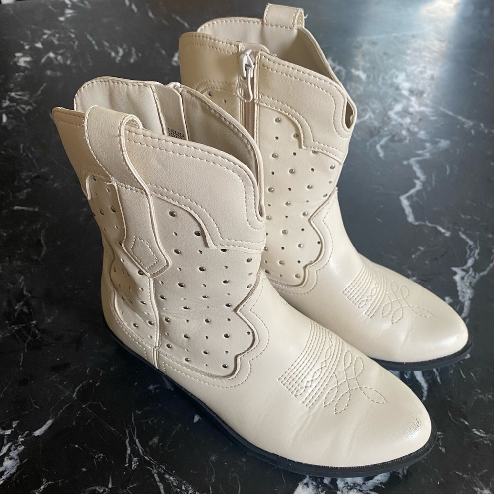 Cream Studded Western Ankle Boots - Girls-size 3 - worn once